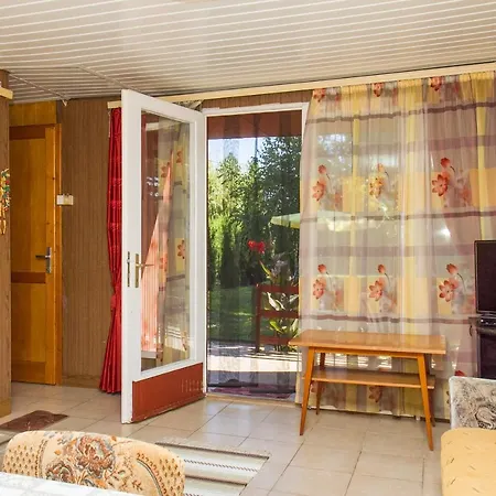 Familia Nyaralo 180 Chalet